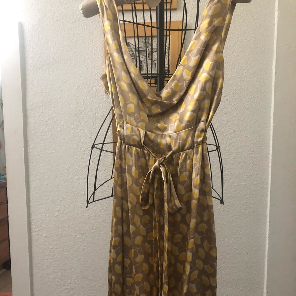 Diane Von Furstenberg silk size 6 dress